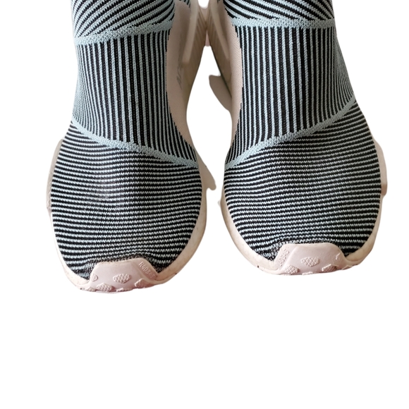 Adidas - Picture 5 of 9